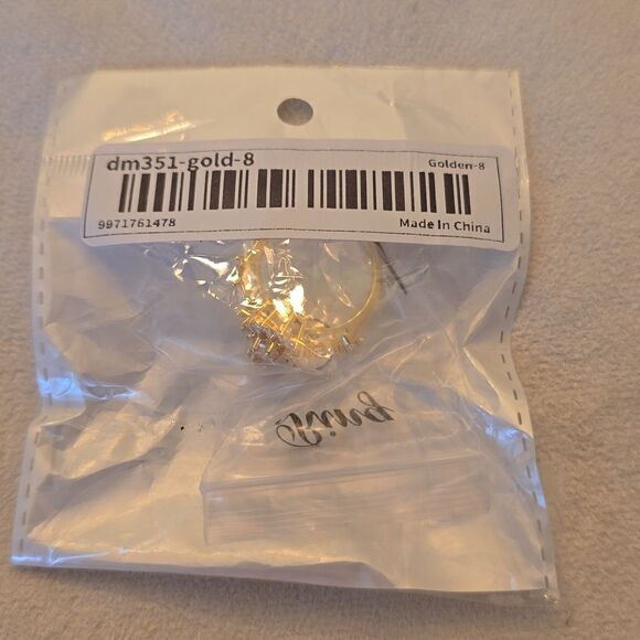 Gold tone size 8 sparkling ring - Picture 11 of 11